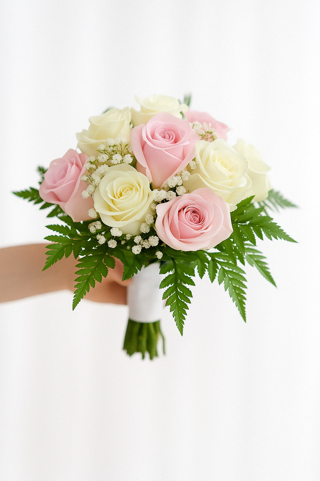 Blush & White – Bouquet Élégance Romantique🌸