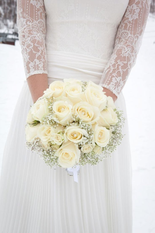 Bridal Bloom – Bouquet de Mariée Élégant en Roses Blanches 💍